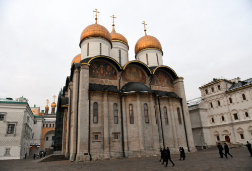 В Успенском соборе Московского Кремля проходит Божественная литургия в честь 700-летия подвига Михаила Тверского
