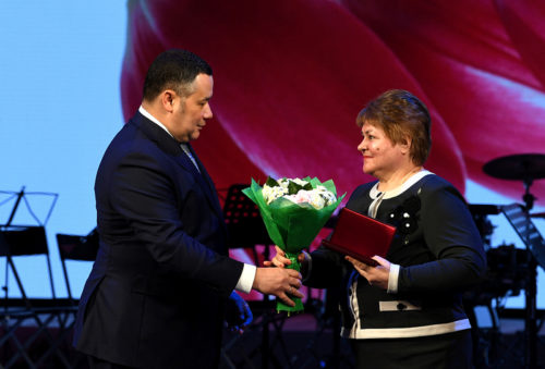 Губернатор Игорь Руденя вручил награды женщинам Верхневолжья