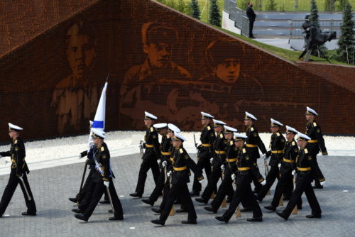 Президент России Владимир Путин открыл в Тверской области Ржевский мемориал Советскому солдату 