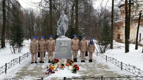 Юнармейцы почтили память легендарного танкиста Степана Горобца 