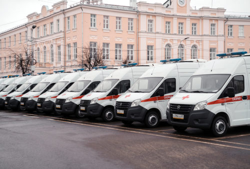 Игорь Руденя передал главврачам учреждений здравоохранения Тверской области 14 новых машин скорой помощи 