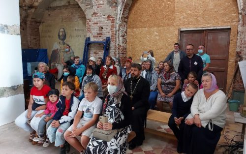 В Никольском храме села Емельяново прошёл концерт