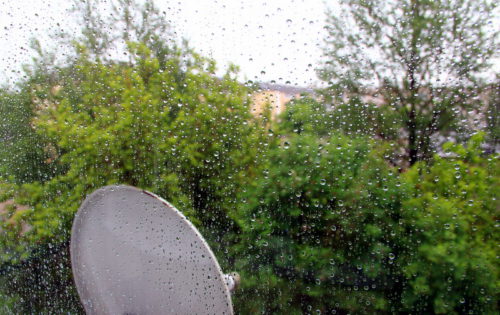 Синоптики предупреждают: возможны гроза, ливневой дождь и ветер