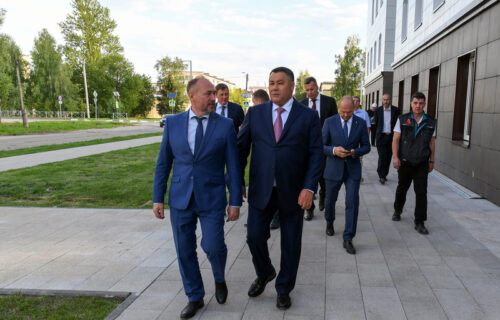 Губернатор Игорь Руденя проинспектировал ход завершения строительства здания поликлиники Старицкой ЦРБ