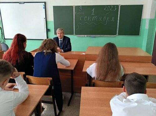 Судьи Старицкого районного суда 1 сентября провели уроки знаний в школах Старицкого муниципального округа