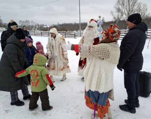 Зимний волшебник из Старицы стал лучшим на параде Дедов Морозов